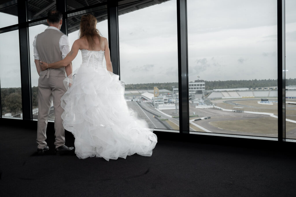 Hochzeitsfotograf Hockenheimring_Im VIP-Bereich_064