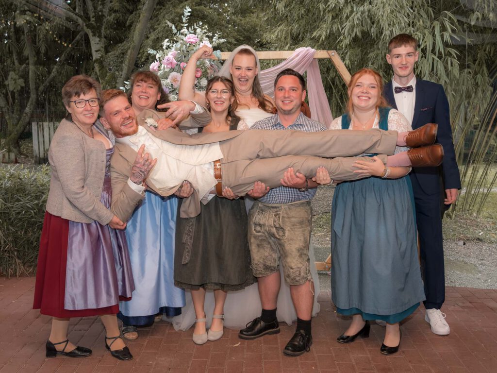 Bräutigam - wir tragen dich!